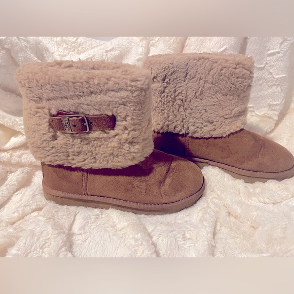 Uggs size 9